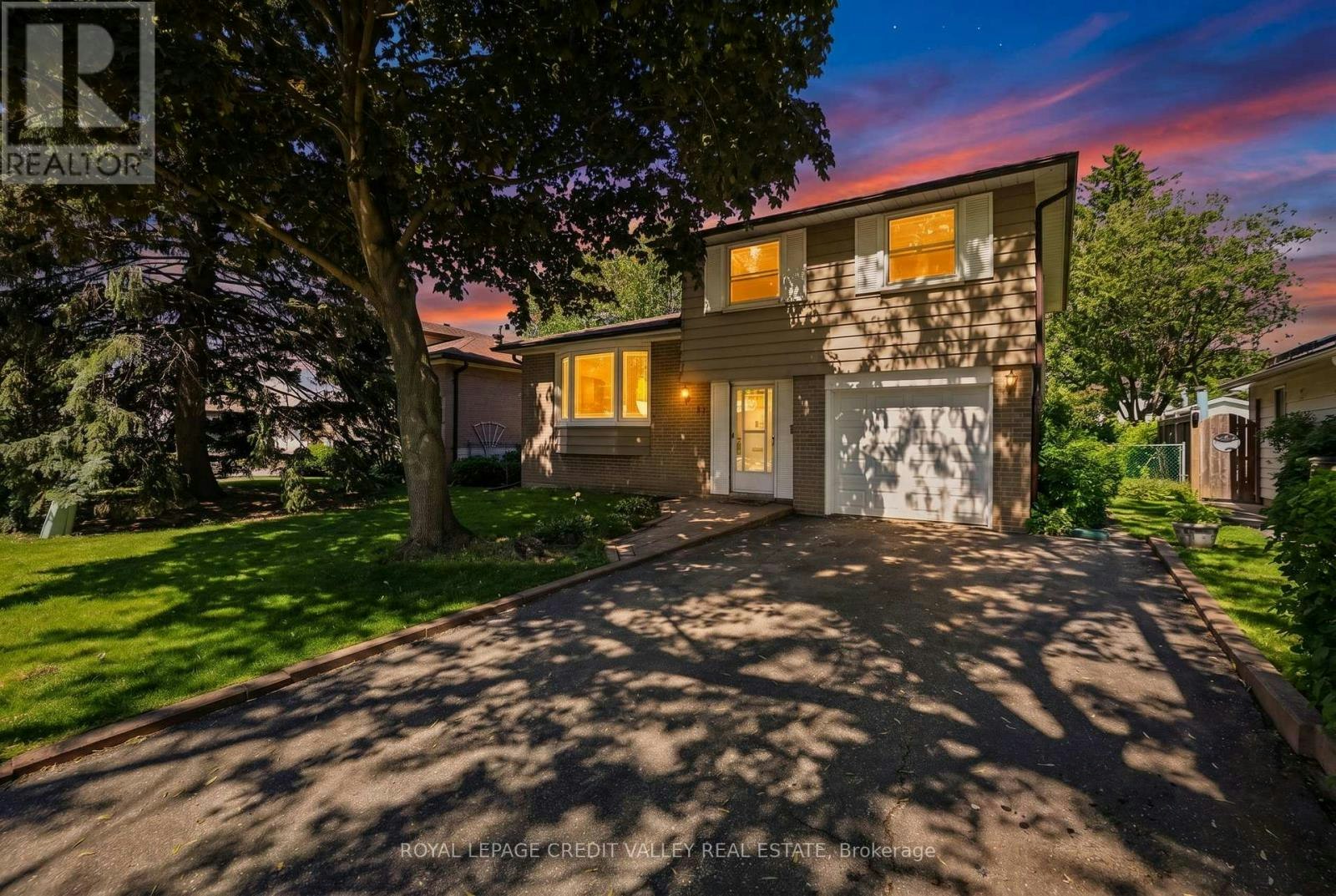 32 Farmington Drive, Brampton, ON, L6W 2V2
