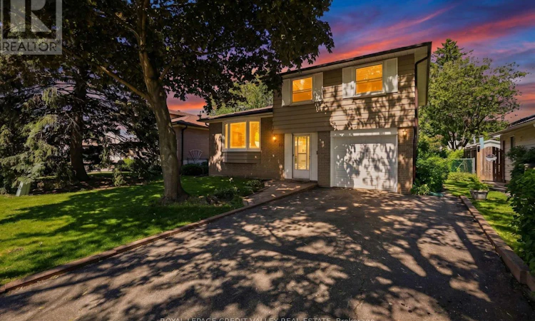 32 Farmington Drive