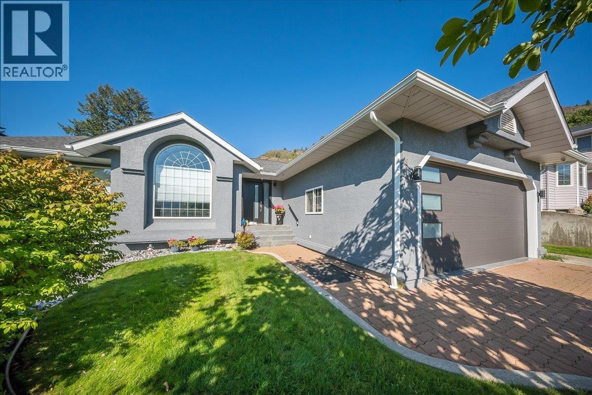 900 7th Street, Montrose, BC, V0G 1P0