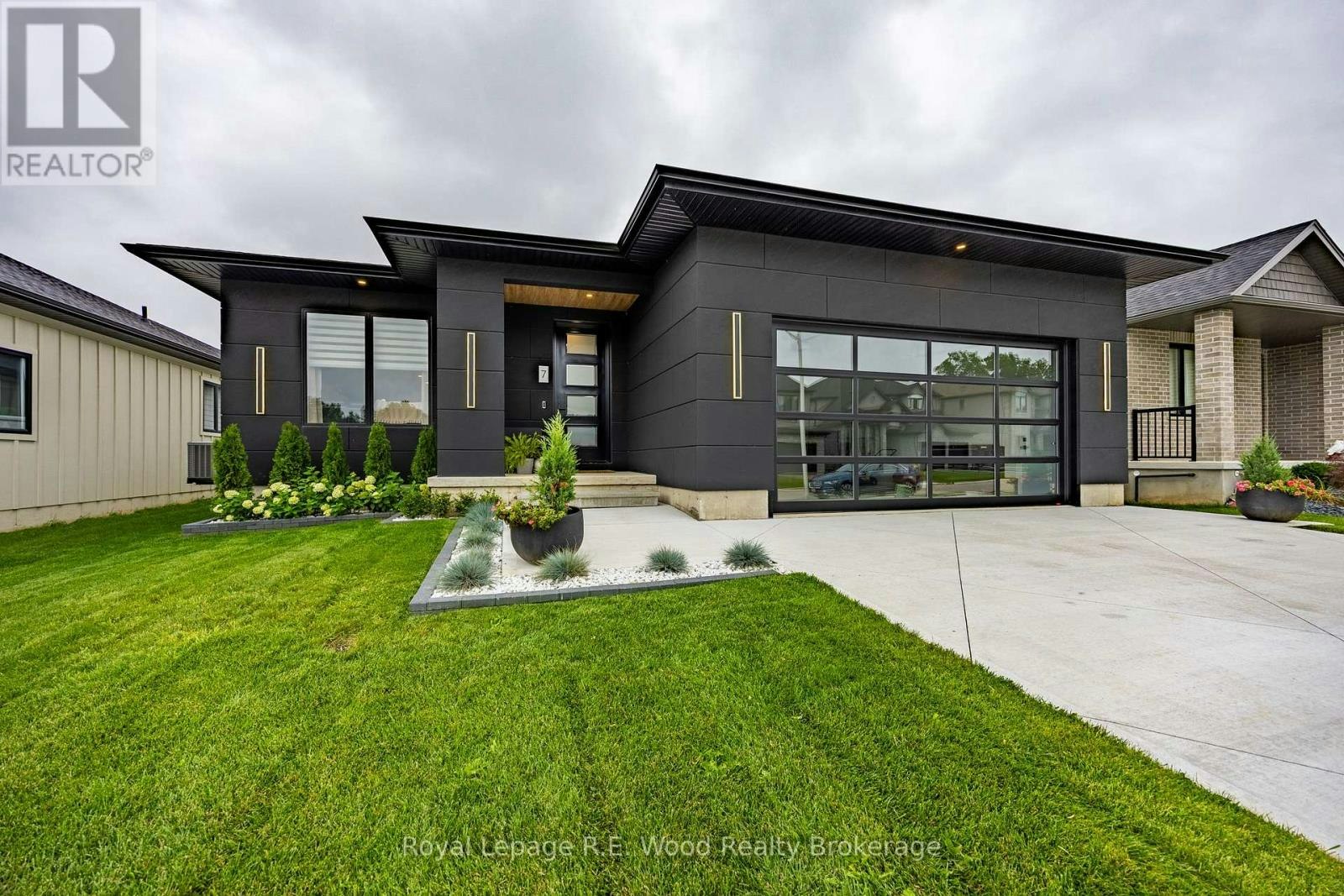 7 Sycamore Drive, Tillsonburg, ON, N4G 5S3