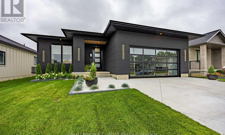 7 Sycamore Drive