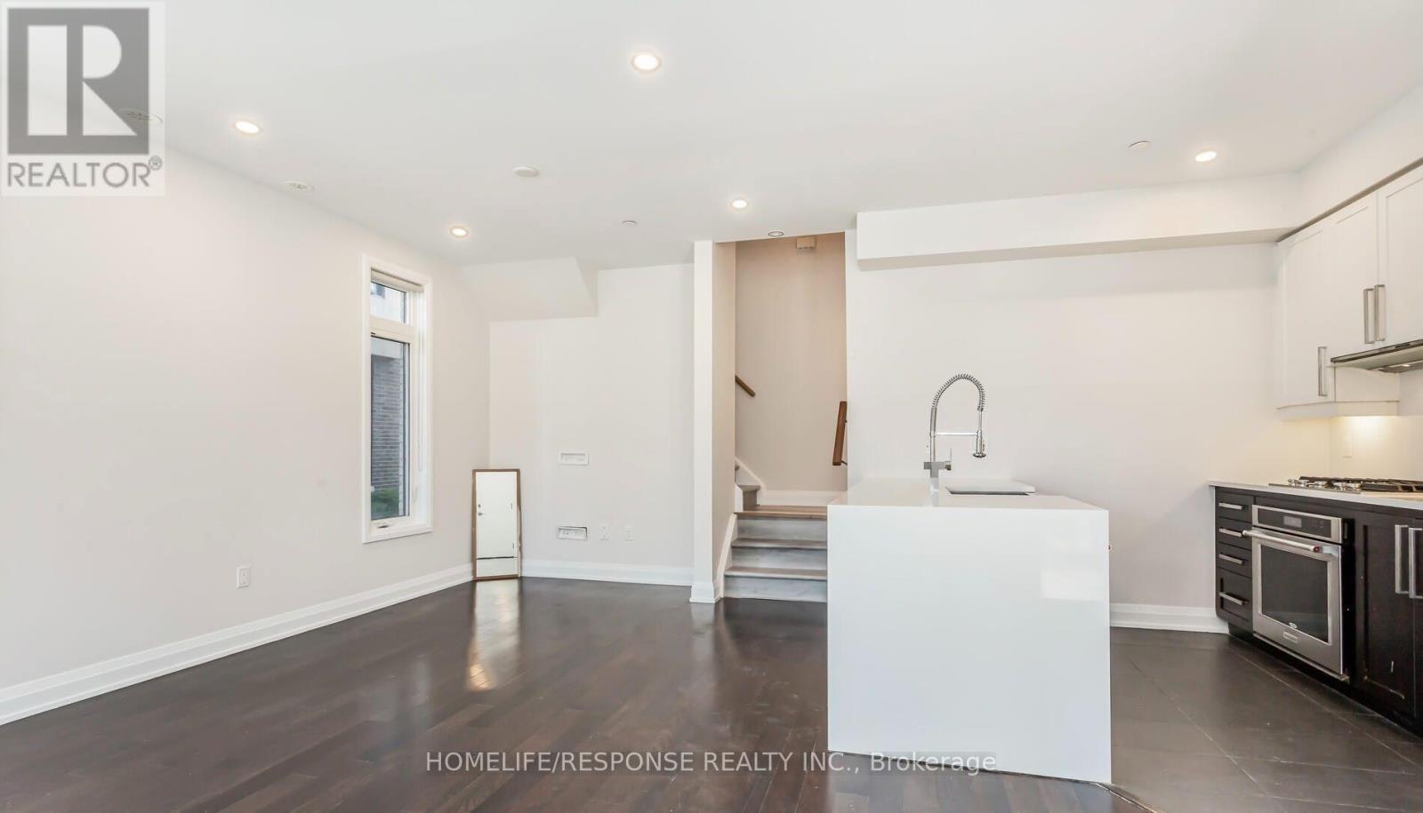 TH1-4020 Parkside Village Drive, Mississauga, ON, L5B 0K2 - 2