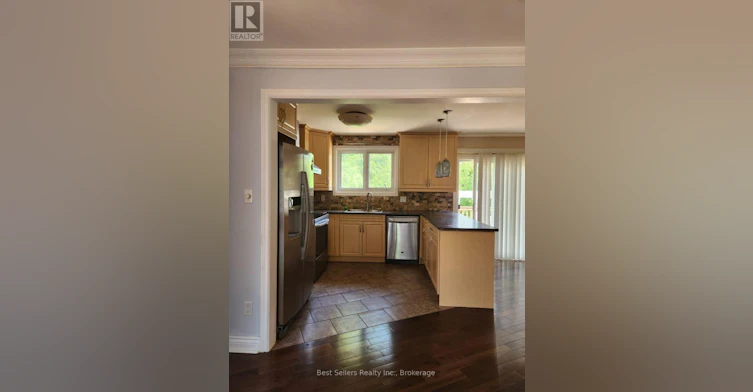 12 Bowshelm Court, Mississauga, ON, L5N 1K1 - 2