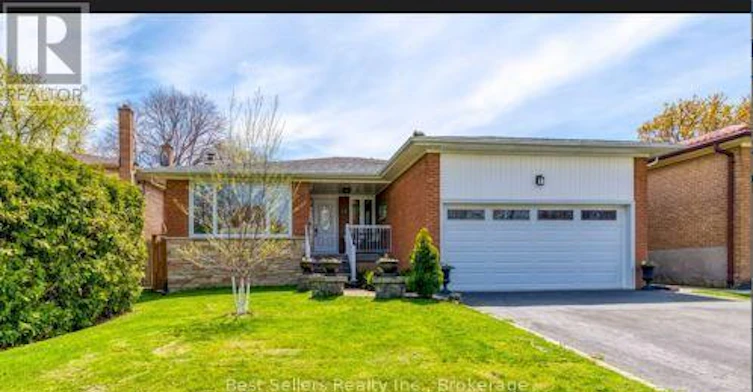 12 Bowshelm Court, Mississauga, ON, L5N 1K1