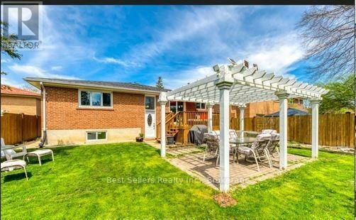12 Bowshelm Court, Mississauga, ON, L5N 1K1 - 8