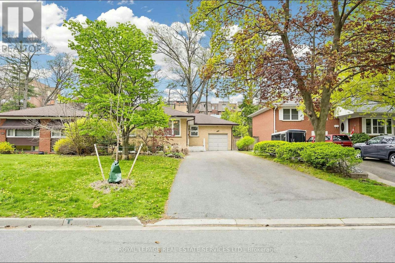 3009 O'hagan Drive, Mississauga, ON, L5C 2C4