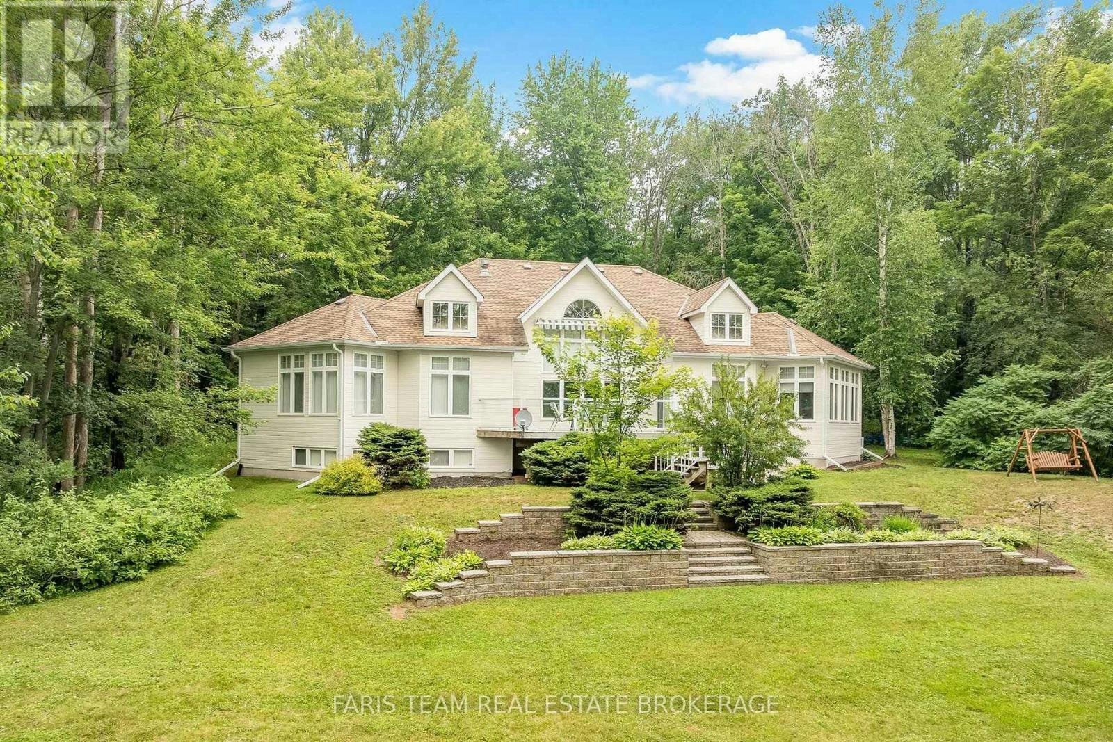 1037 Rockcastle Road, Gravenhurst, ON, P0E 1N0
