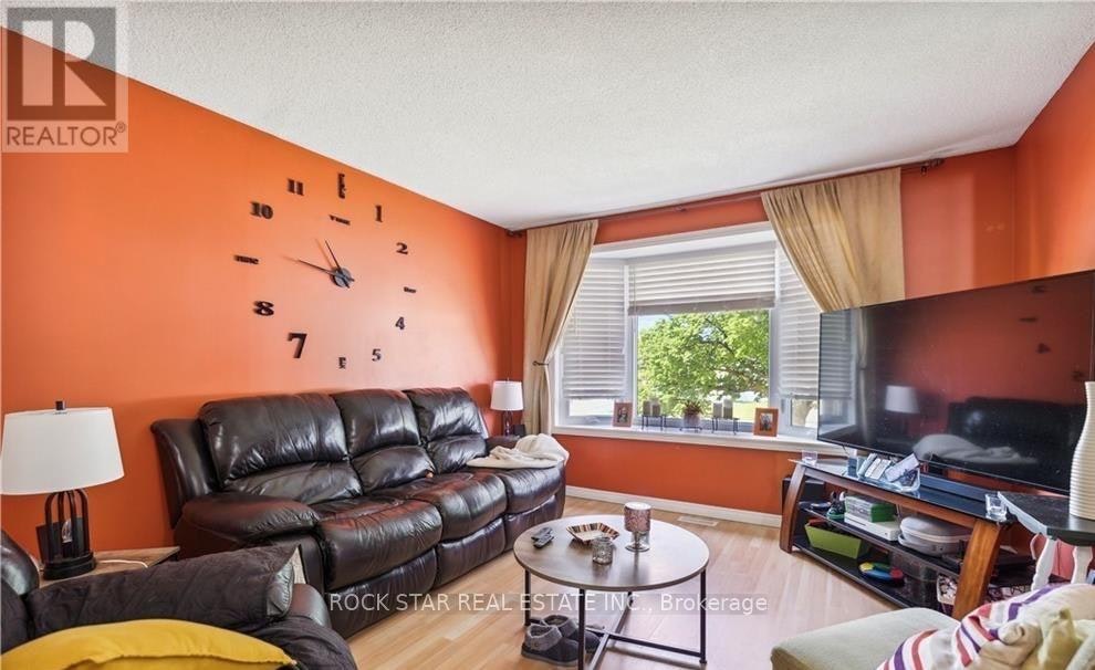 UPPER-203 Commercial Street, Welland, ON, L3B 5Z5 - 7