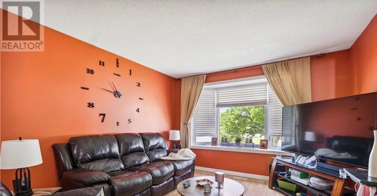 UPPER-203 Commercial Street, Welland, ON, L3B 5Z5 - 7