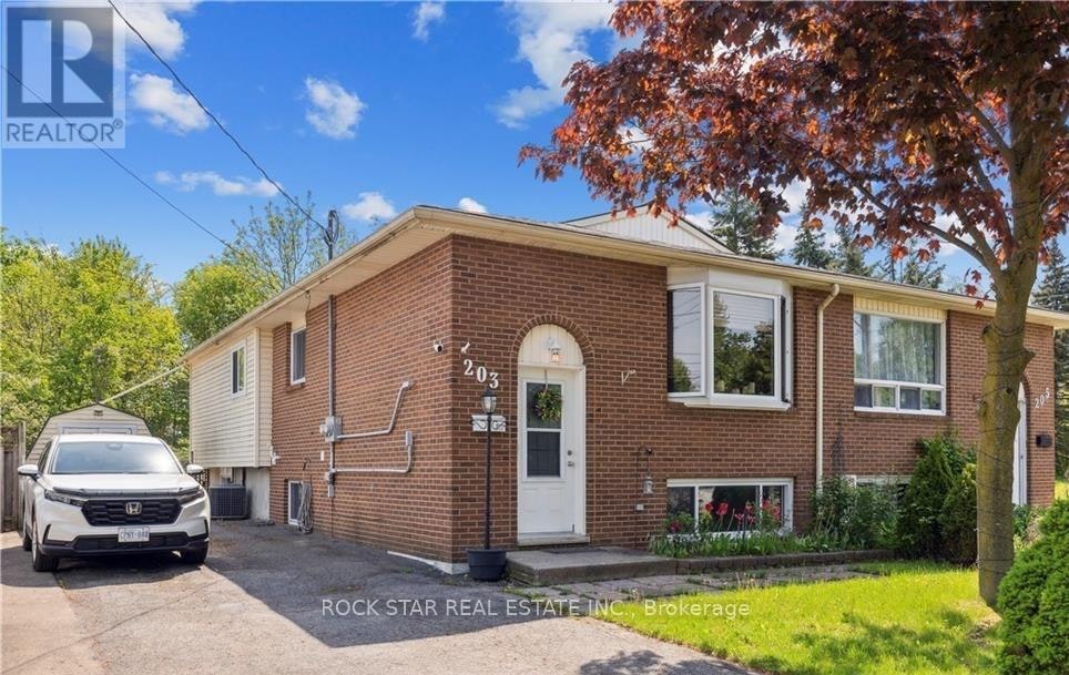 UPPER-203 Commercial Street, Welland, ON, L3B 5Z5