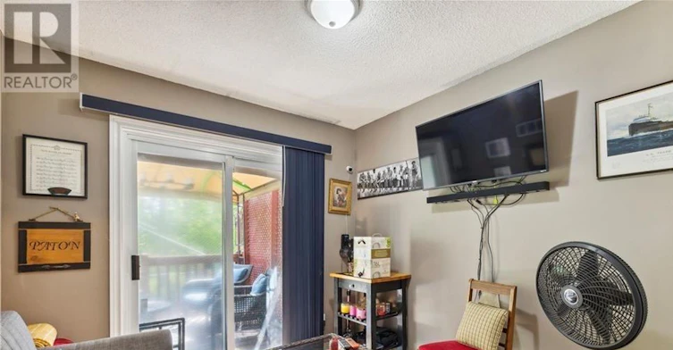 UPPER-203 Commercial Street, Welland, ON, L3B 5Z5 - 14