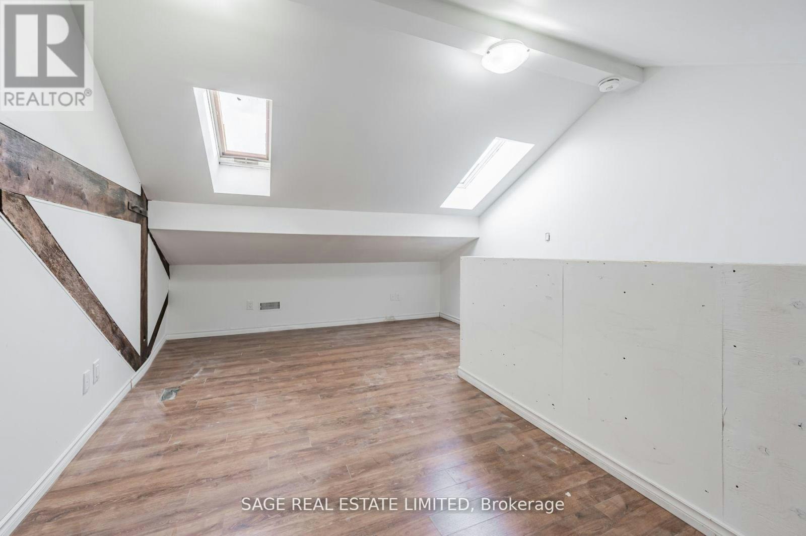 10-14 Cross Street, Hamilton, ON, L9H 2R4 - 17