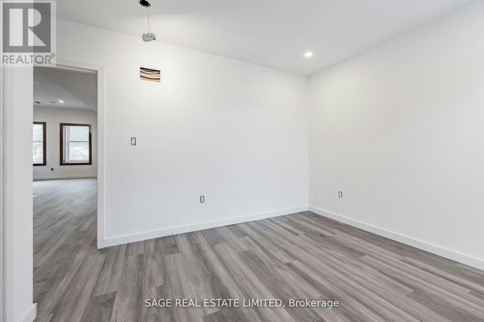 10-14 Cross Street, Hamilton, ON, L9H 2R4 - 14