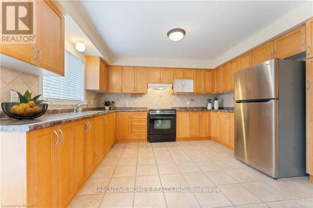 MAIN LEVEL-8 Roelfson Drive, Hamilton, ON, L9K 1P1 - 16