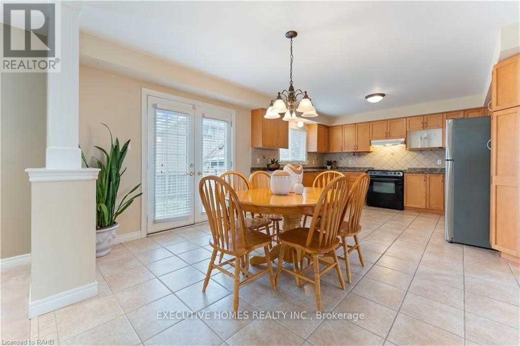 MAIN LEVEL-8 Roelfson Drive, Hamilton, ON, L9K 1P1 - 14