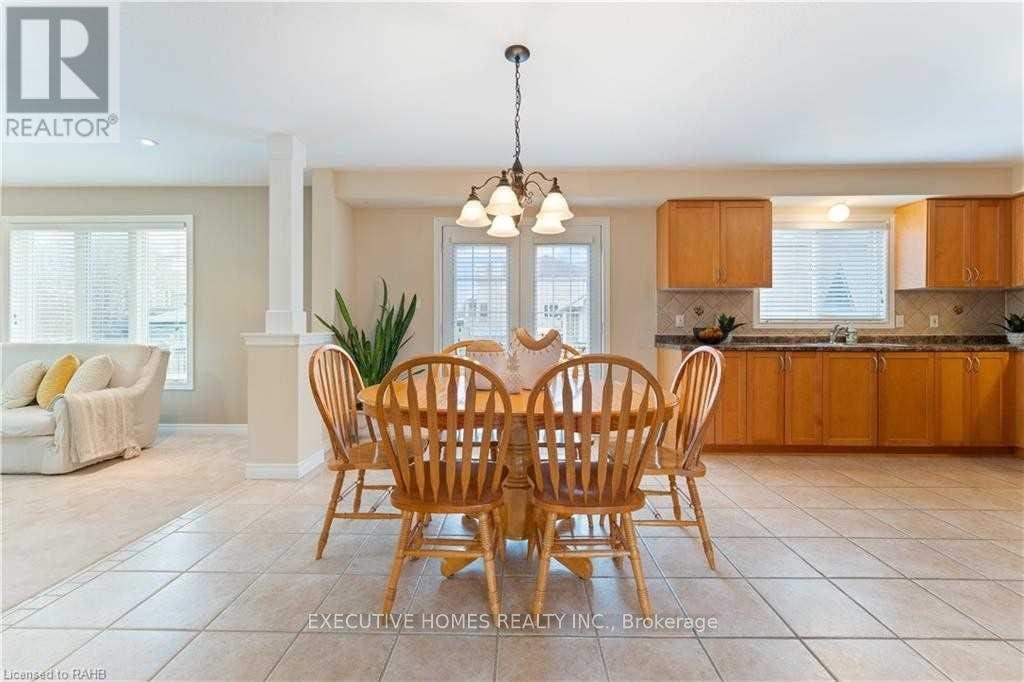 MAIN LEVEL-8 Roelfson Drive, Hamilton, ON, L9K 1P1 - 13