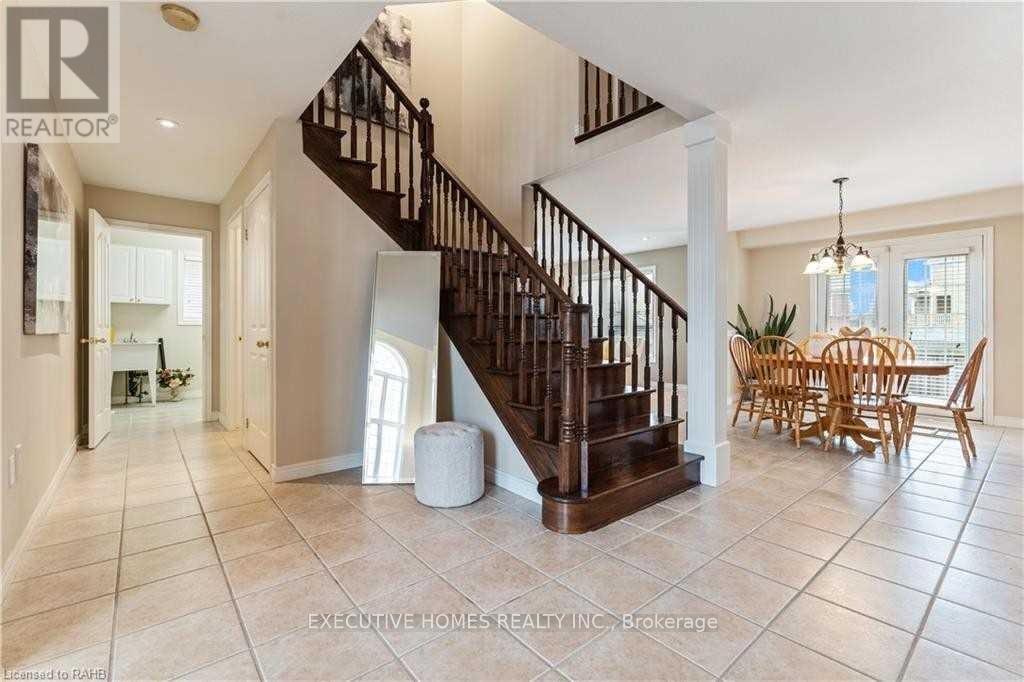 MAIN LEVEL-8 Roelfson Drive, Hamilton, ON, L9K 1P1 - 11