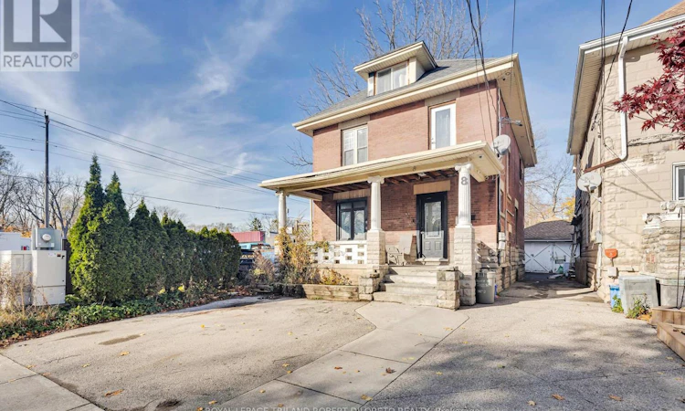 8 Bruce Street