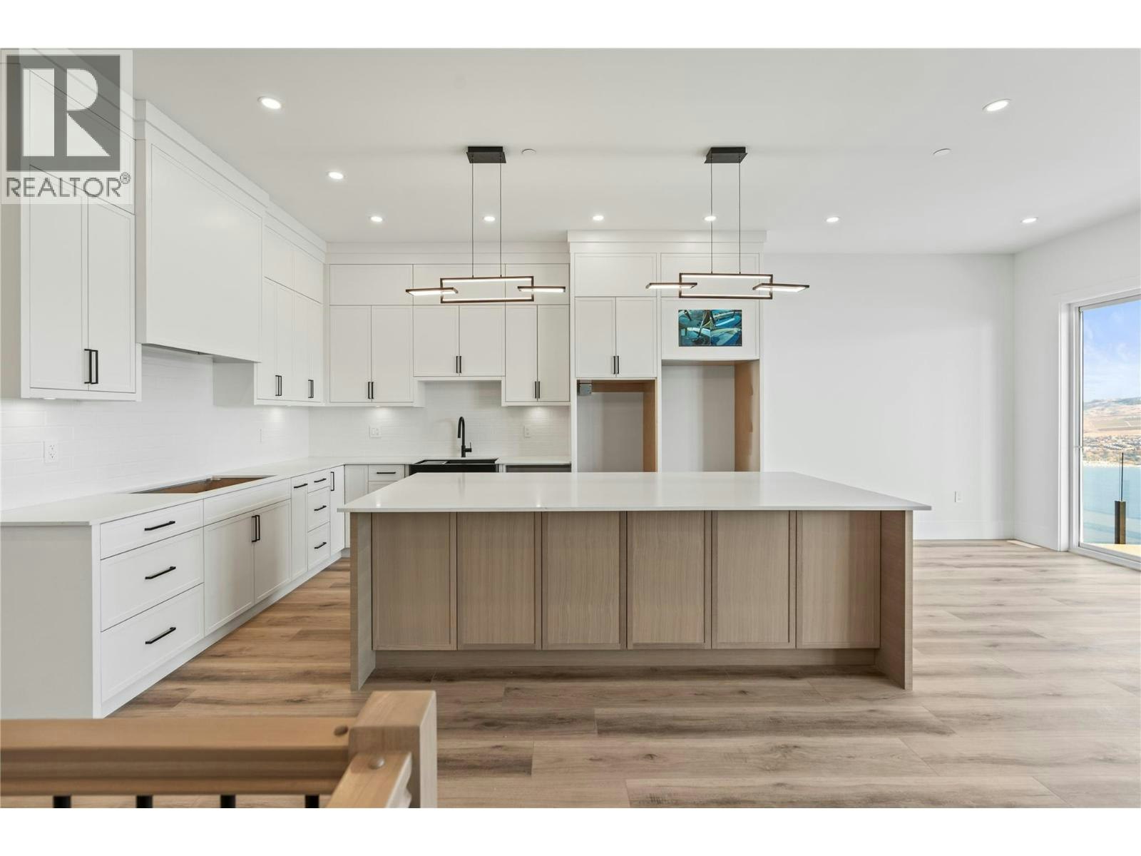 8948 Tavistock Road, Vernon, BC, V1H 2L4 - 11