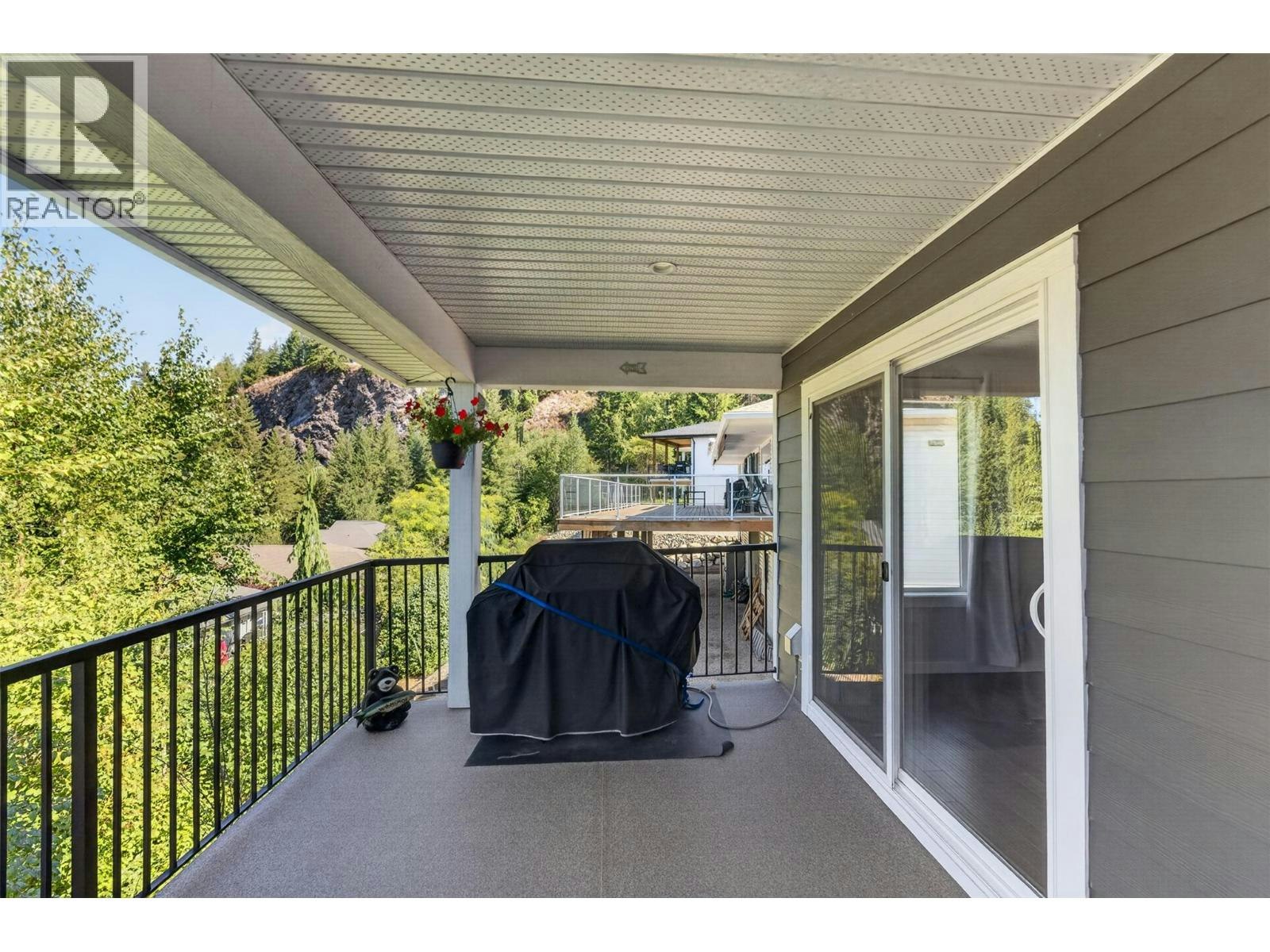 38-2592 Alpen Paradies Road, Blind Bay, BC, V0E 1H1 - 41