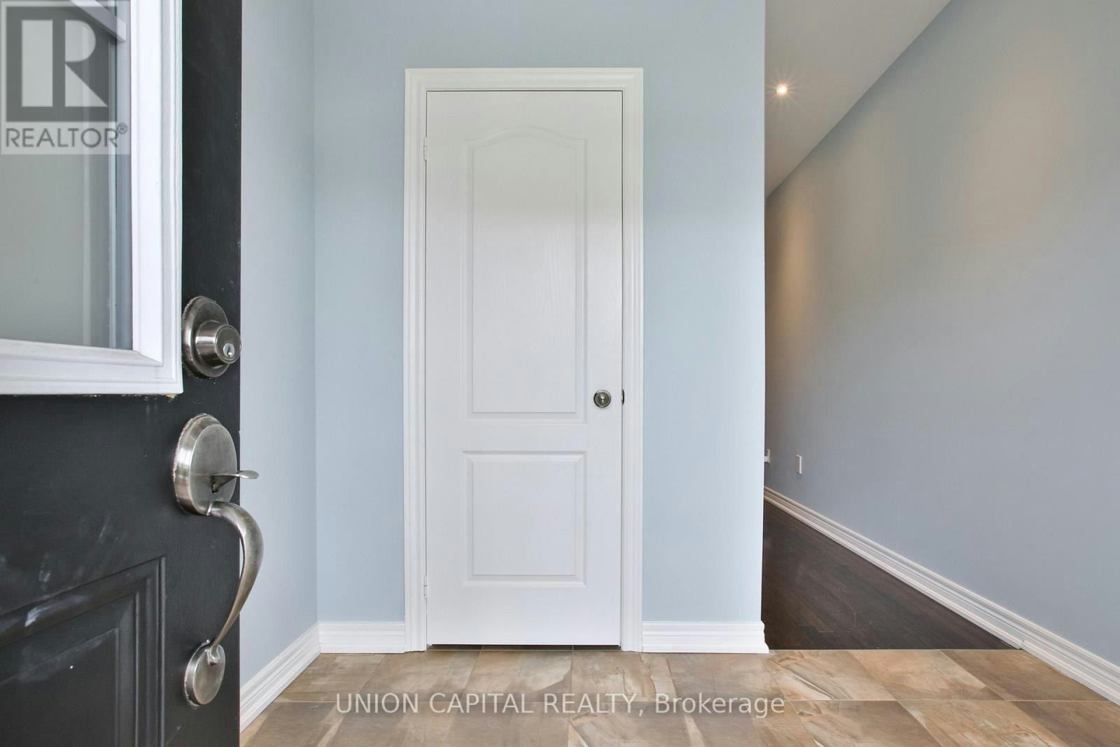 3 Lindvest Crescent, Vaughan, ON, L6A 4N3 - 4