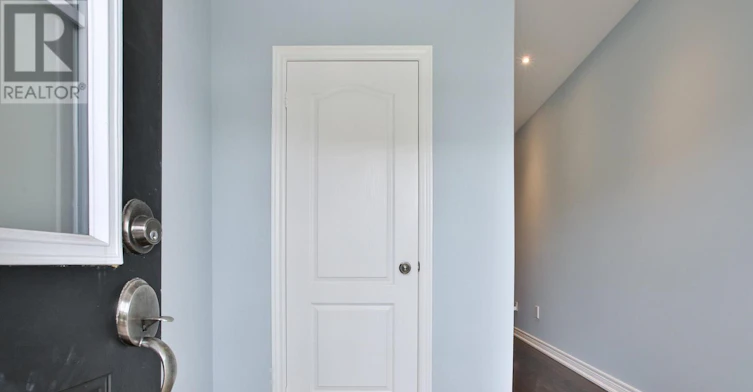 3 Lindvest Crescent, Vaughan, ON, L6A 4N3 - 4