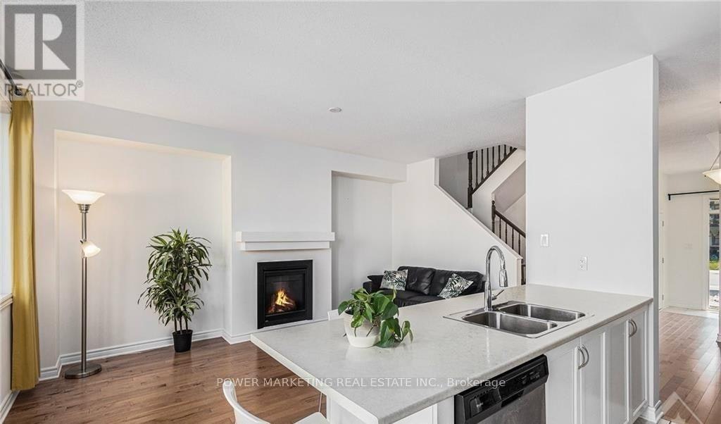 932 Kilbirnie Drive, Manotick, ON, K2J 6G2 - 3