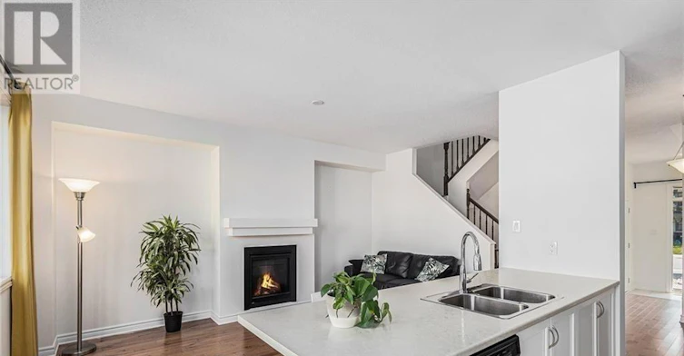 932 Kilbirnie Drive, Manotick, ON, K2J 6G2 - 3
