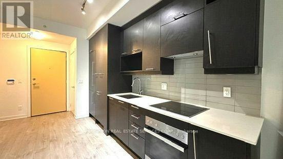 407-30 Nelson Street, Toronto, ON, M5V 0H5 - 16
