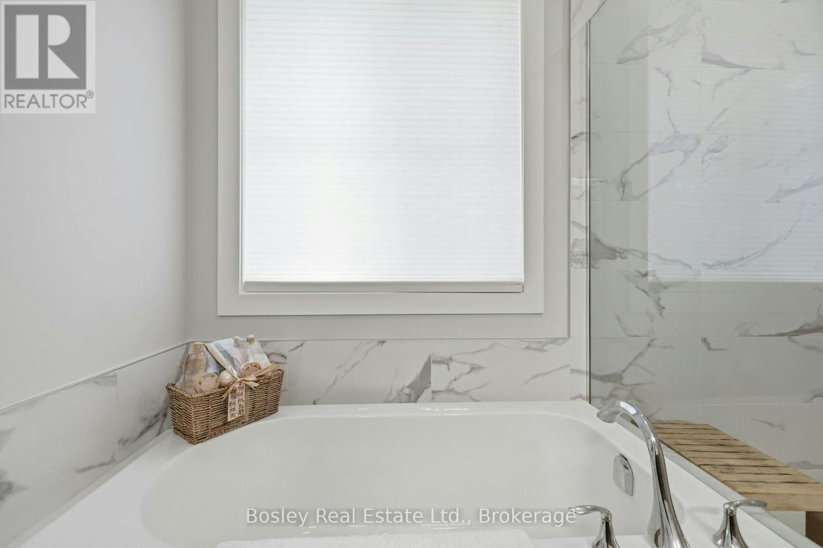 104 Sycamore Street, Blue Mountains, ON, L9Y 5S9 - 14