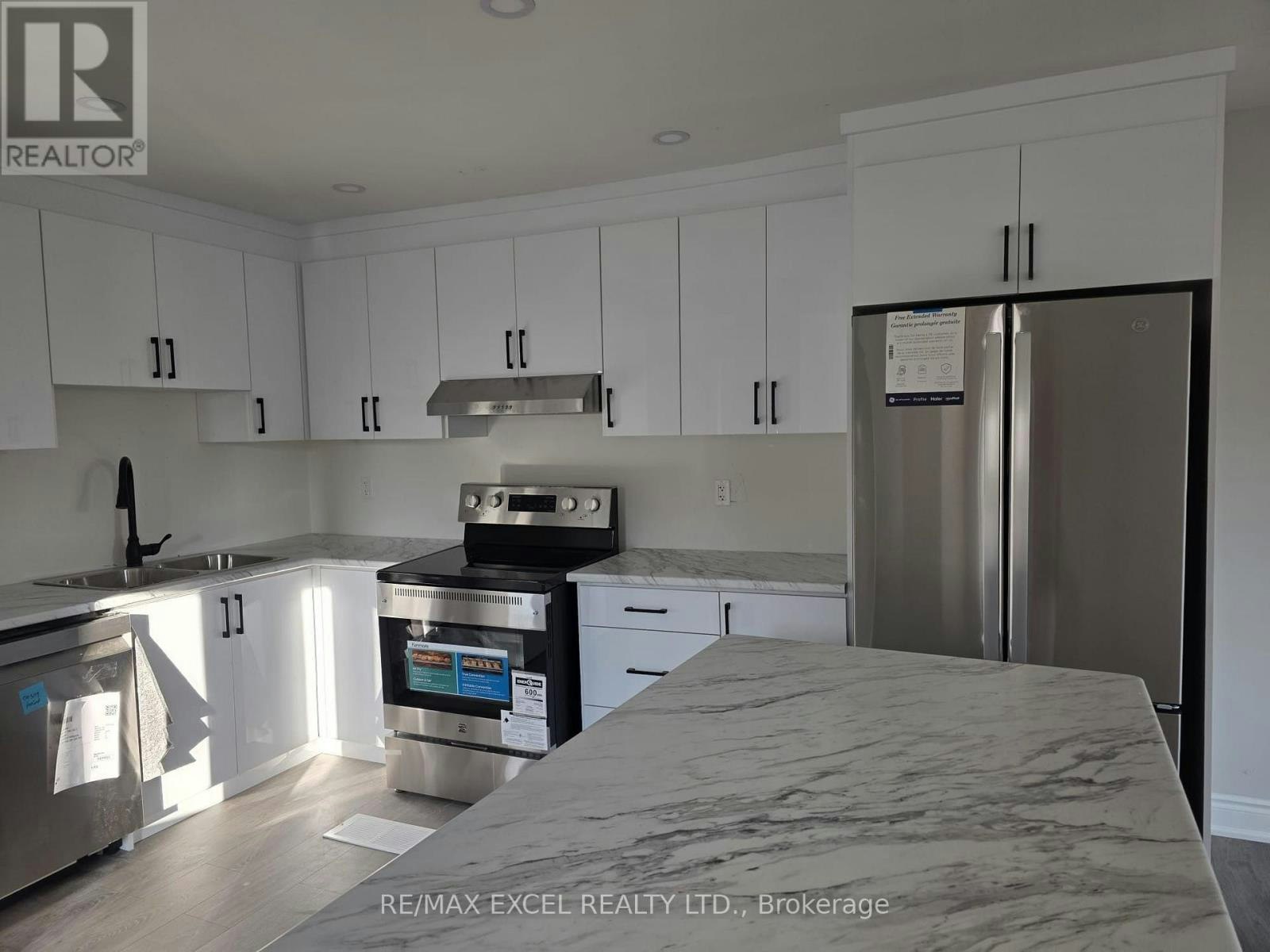 UPPER FLOOR-420 Winfield Terrace, Mississauga, ON, L5R 1P2