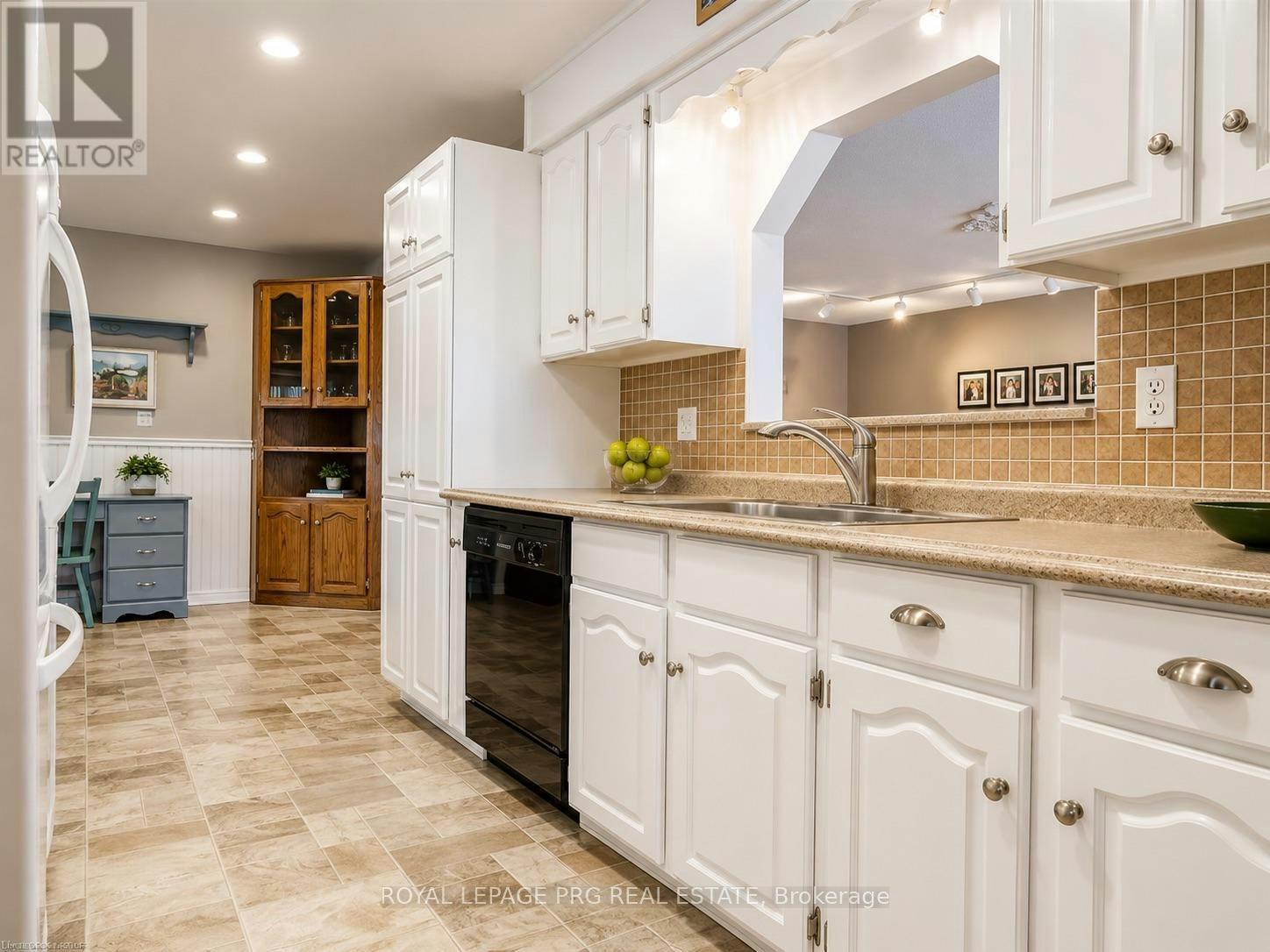 19 Roland Lane, London, ON, N5X 1E9 - 7