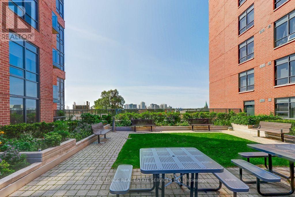 61 Heintzman Street, Toronto, ON, M6P 5A2 - 45
