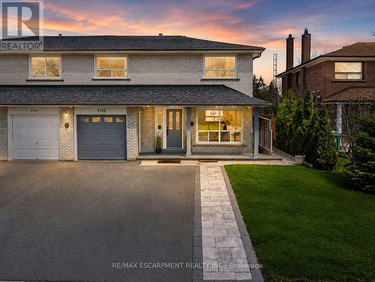 3726 Holden Crescent, Mississauga, ON, L5A 2V8