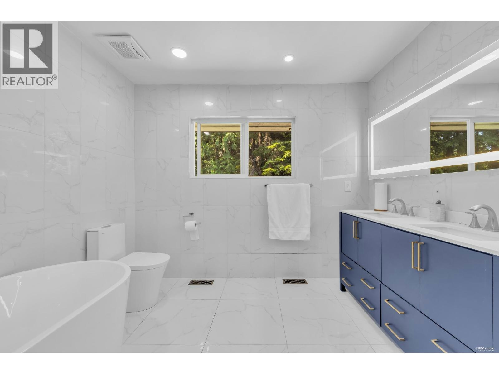 4621 Caulfeild Drive, West Vancouver, BC, V7W 1E9 - 23