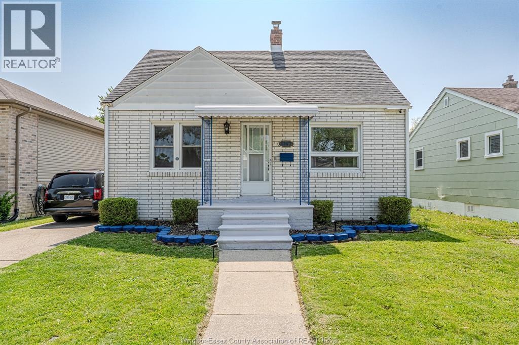 2367 Meighen, Windsor, ON, N8W 4B8