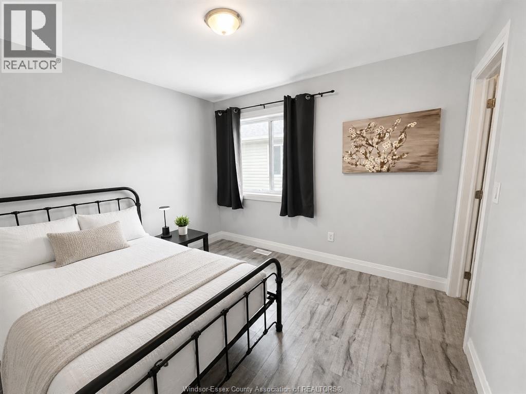 521 Campbell Avenue, Windsor, ON, N9B 2H5 - 2