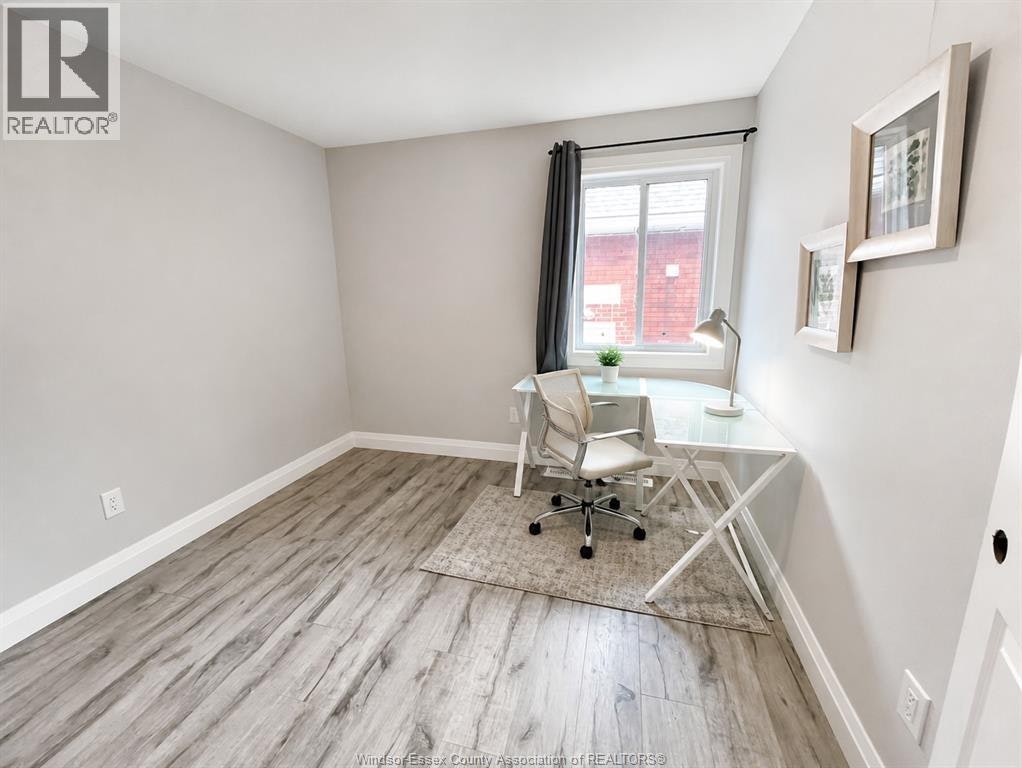 521 Campbell Avenue, Windsor, ON, N9B 2H5 - 4