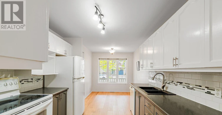182 Windhurst Drive, Ottawa, ON, K2G 6J4 - 5