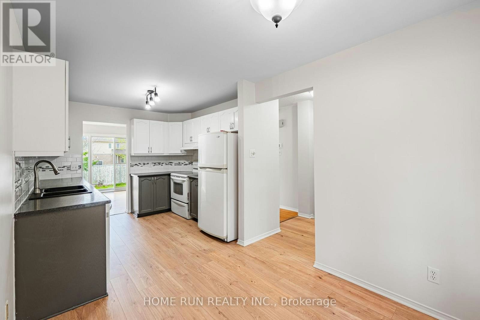 182 Windhurst Drive, Ottawa, ON, K2G 6J4 - 4