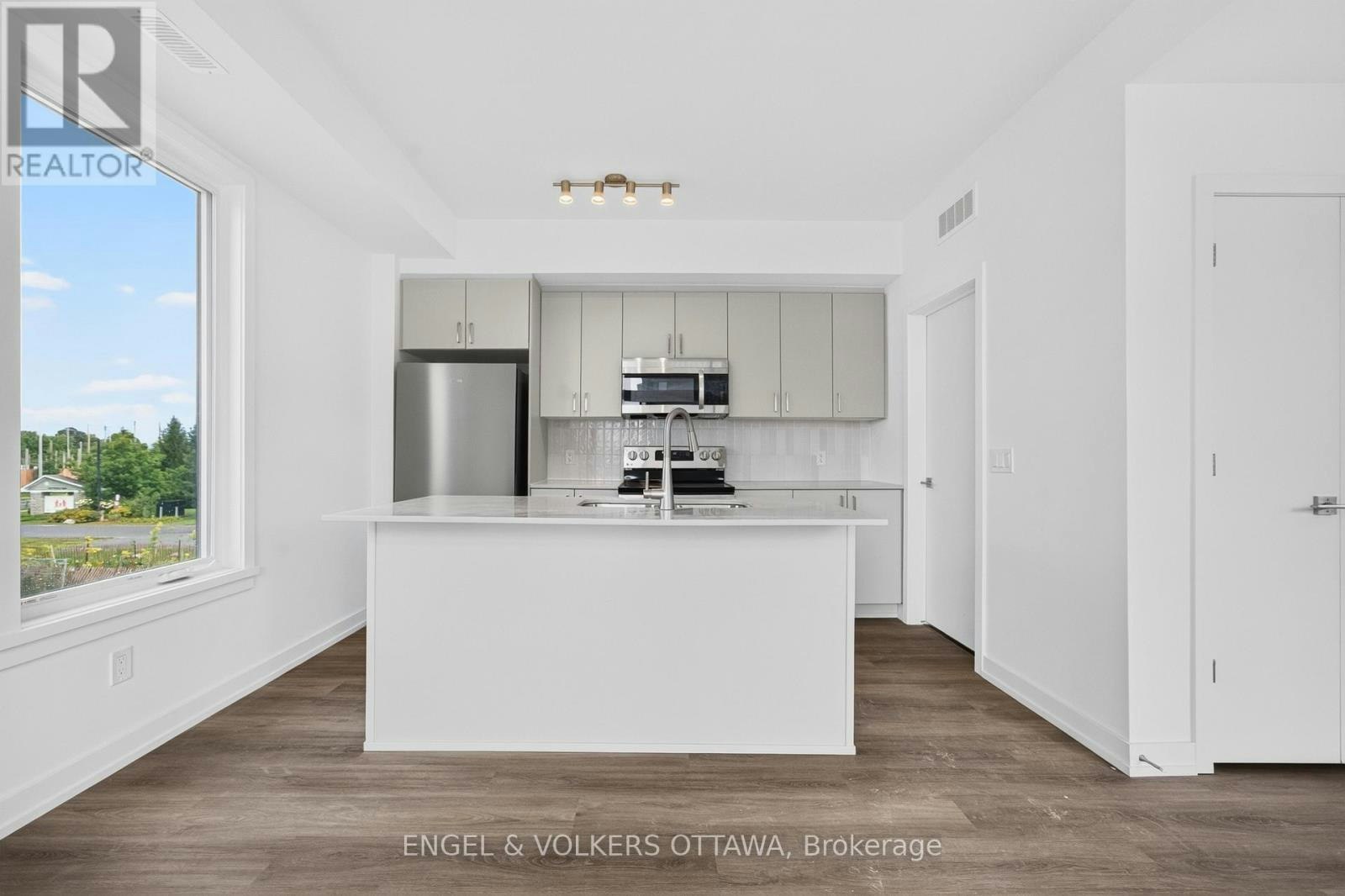 227 Stardust Private, Ottawa, ON, K1T 3W6 - 7