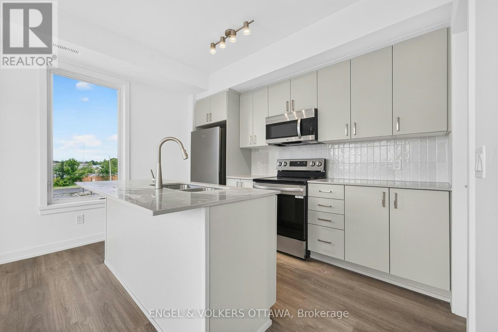 227 Stardust Private, Ottawa, ON, K1T 3W6 - 8