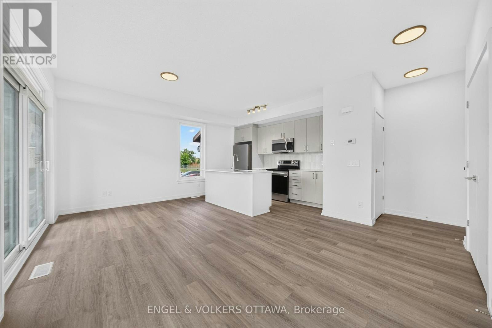 225 Stardust Private, Ottawa, ON, K1T 3W6 - 6