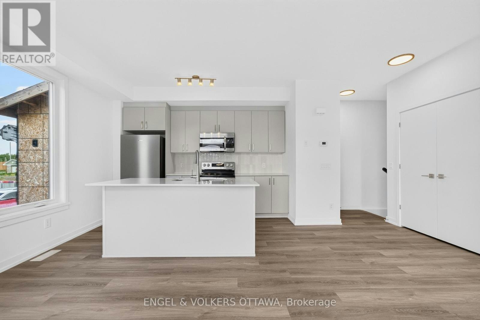 225 Stardust Private, Ottawa, ON, K1T 3W6 - 9