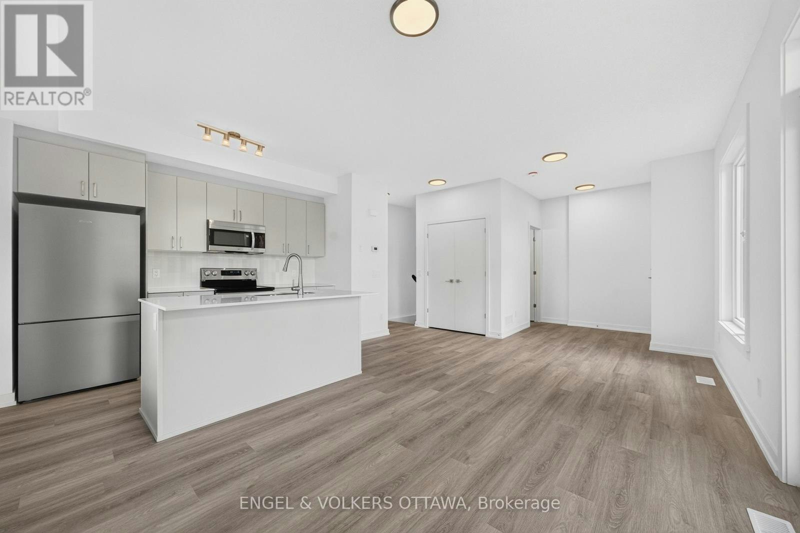 225 Stardust Private, Ottawa, ON, K1T 3W6 - 8