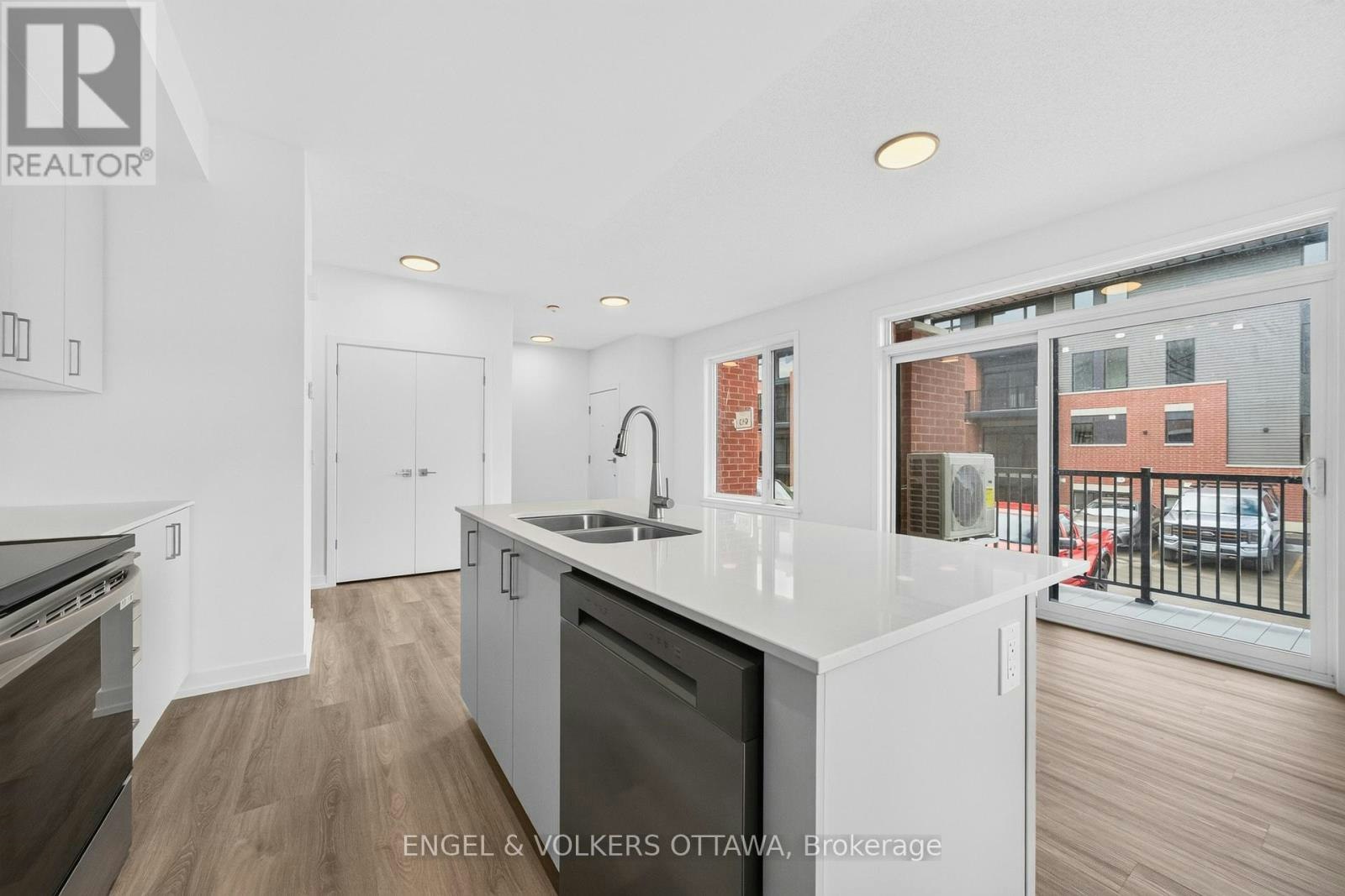 225 Stardust Private, Ottawa, ON, K1T 3W6 - 14