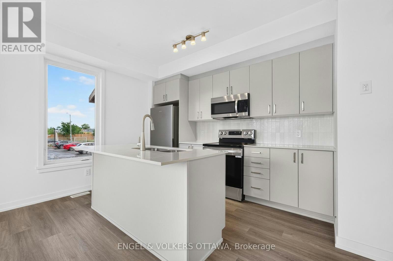 225 Stardust Private, Ottawa, ON, K1T 3W6 - 10