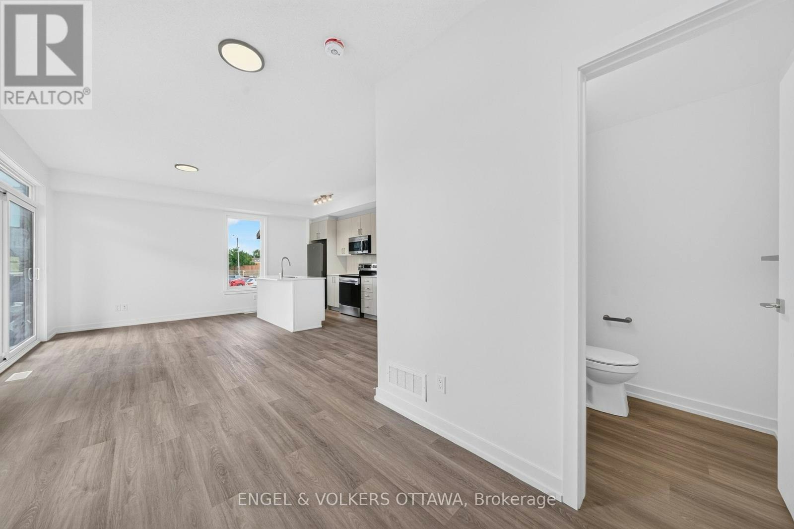 225 Stardust Private, Ottawa, ON, K1T 3W6 - 3