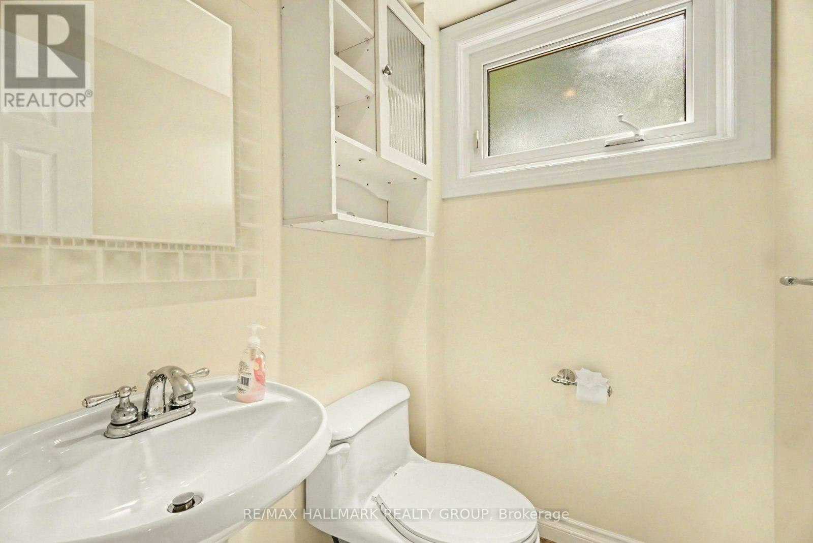 10 Woodview Crescent, Ottawa, ON, K1B 3A9 - 13