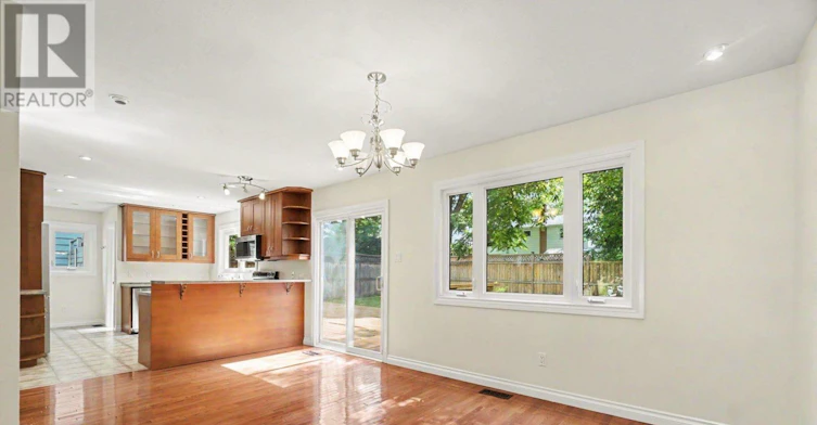 10 Woodview Crescent, Ottawa, ON, K1B 3A9 - 10